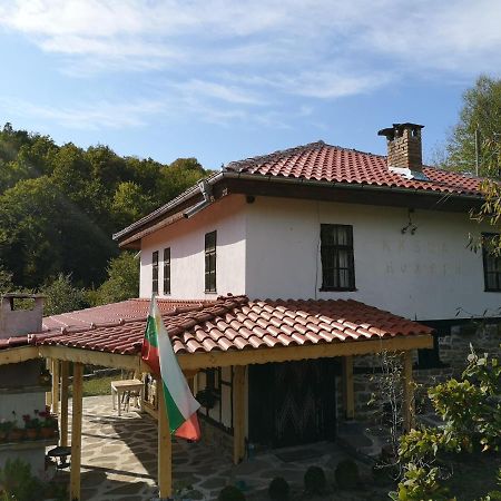 Къща За Гости Ножери Treavna Exterior foto