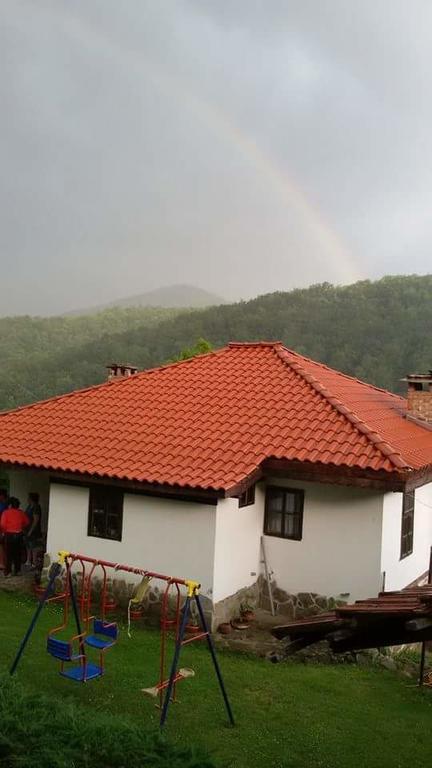 Къща За Гости Ножери Treavna Exterior foto