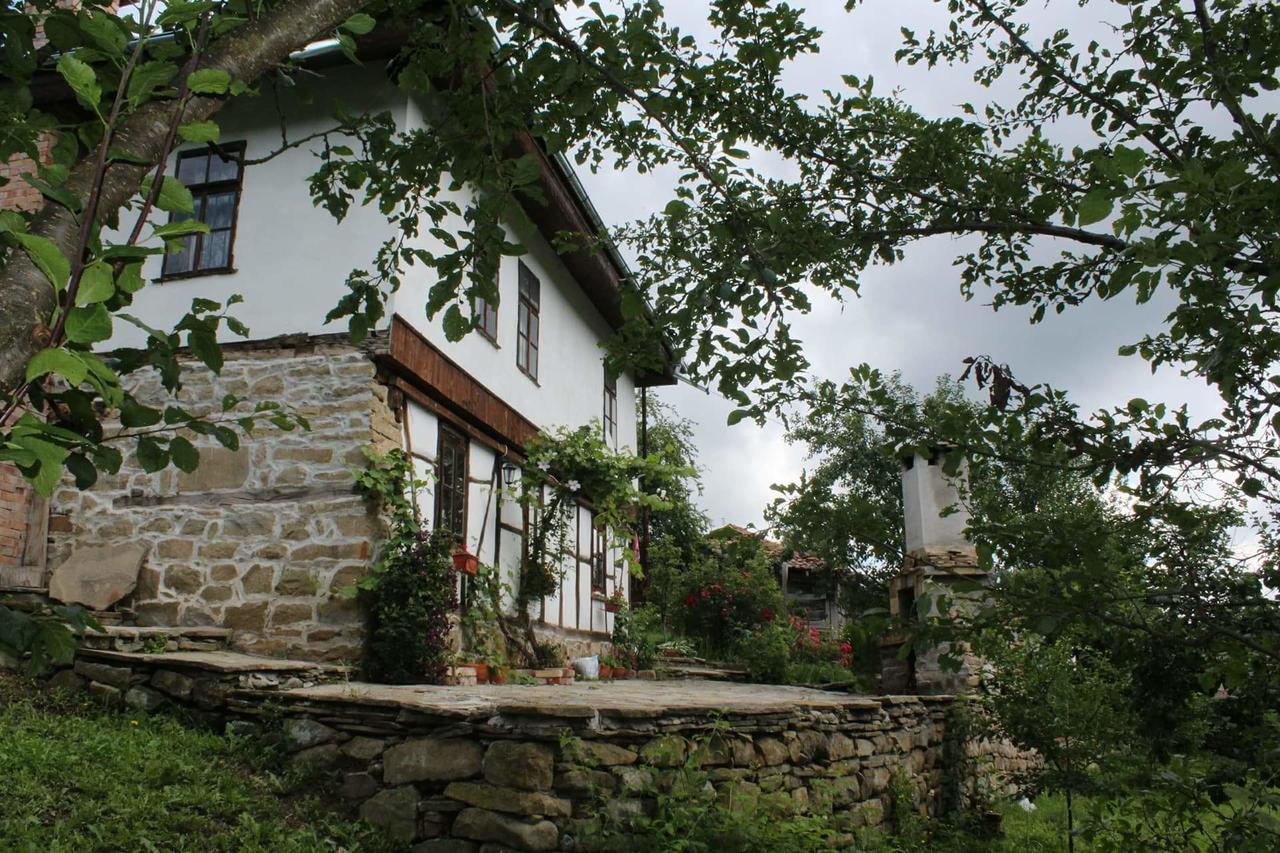 Къща За Гости Ножери Treavna Exterior foto