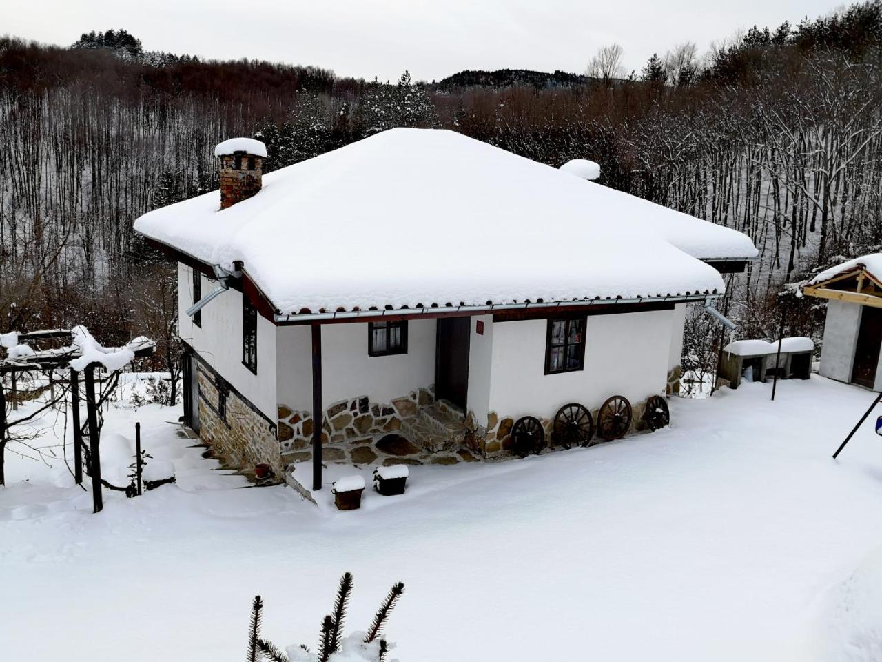 Къща За Гости Ножери Treavna Exterior foto