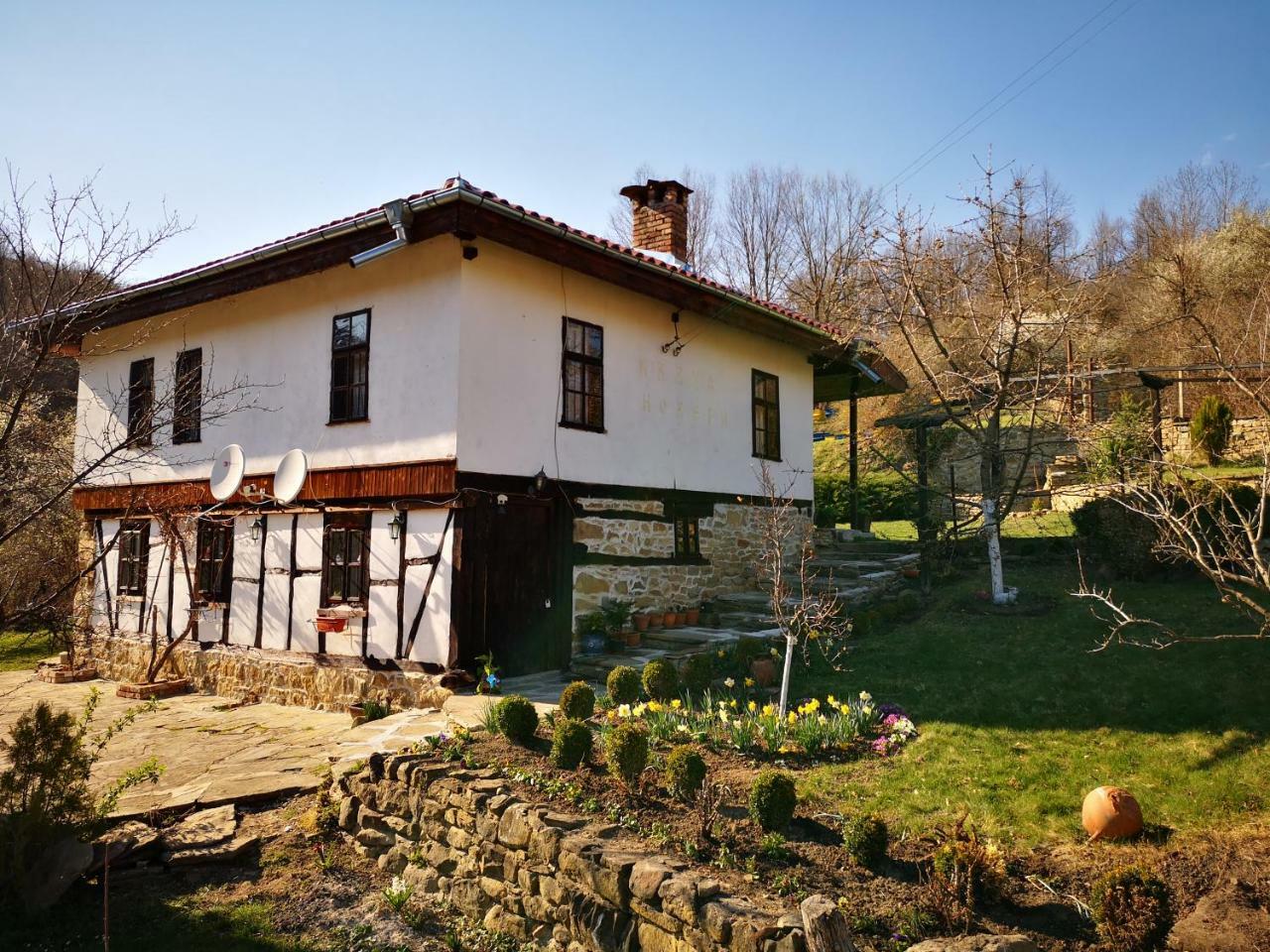 Къща За Гости Ножери Treavna Exterior foto