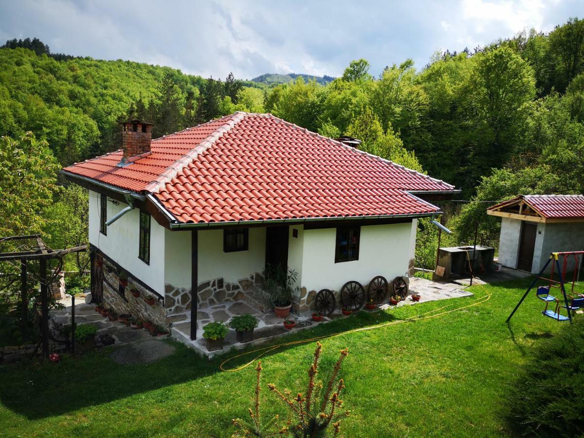 Къща За Гости Ножери Treavna Exterior foto